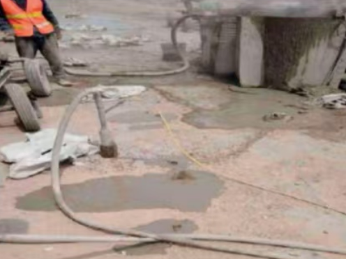 马山水泥混凝土路面板底注浆技术 路面脱空注浆整治方案